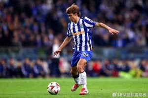 登录入口-​7000万！皇马盯上葡萄牙新核，但安切洛蒂真的需要他吗？|转会|罗德里戈·埃尔南德斯·卡斯坎特|圣地亚哥-伯纳乌足球场|维蒂尼亚-费雷拉|罗德里戈-莫拉_新浪体育_新浪新闻