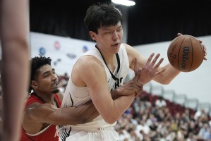 队记分析:杨瀚森需适应NBA节奏 低位运球过多易遭抢断风险 队记分析:杨瀚森需适应NBA节奏 低位运球过多易遭抢断风险