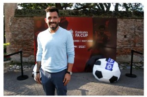 登录入口-特维斯将任罗萨里奥中央主教练 三个兄弟进教练组